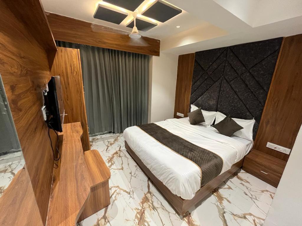 Hotel Paramount Villa Gandhinagar Ngoại thất bức ảnh