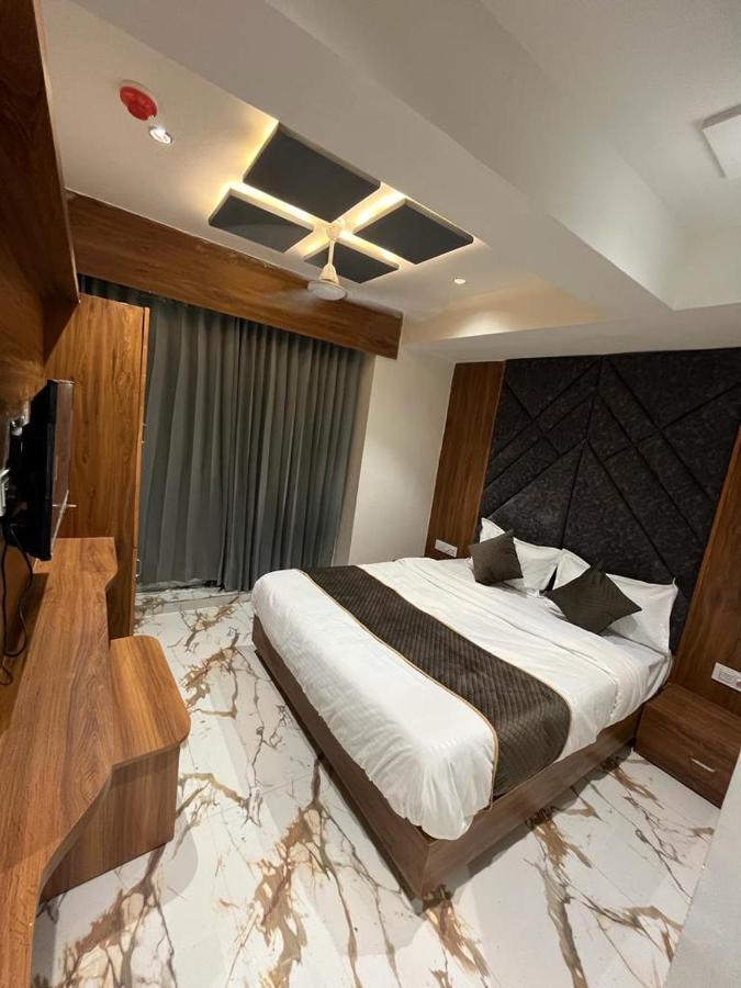 Hotel Paramount Villa Gandhinagar Ngoại thất bức ảnh