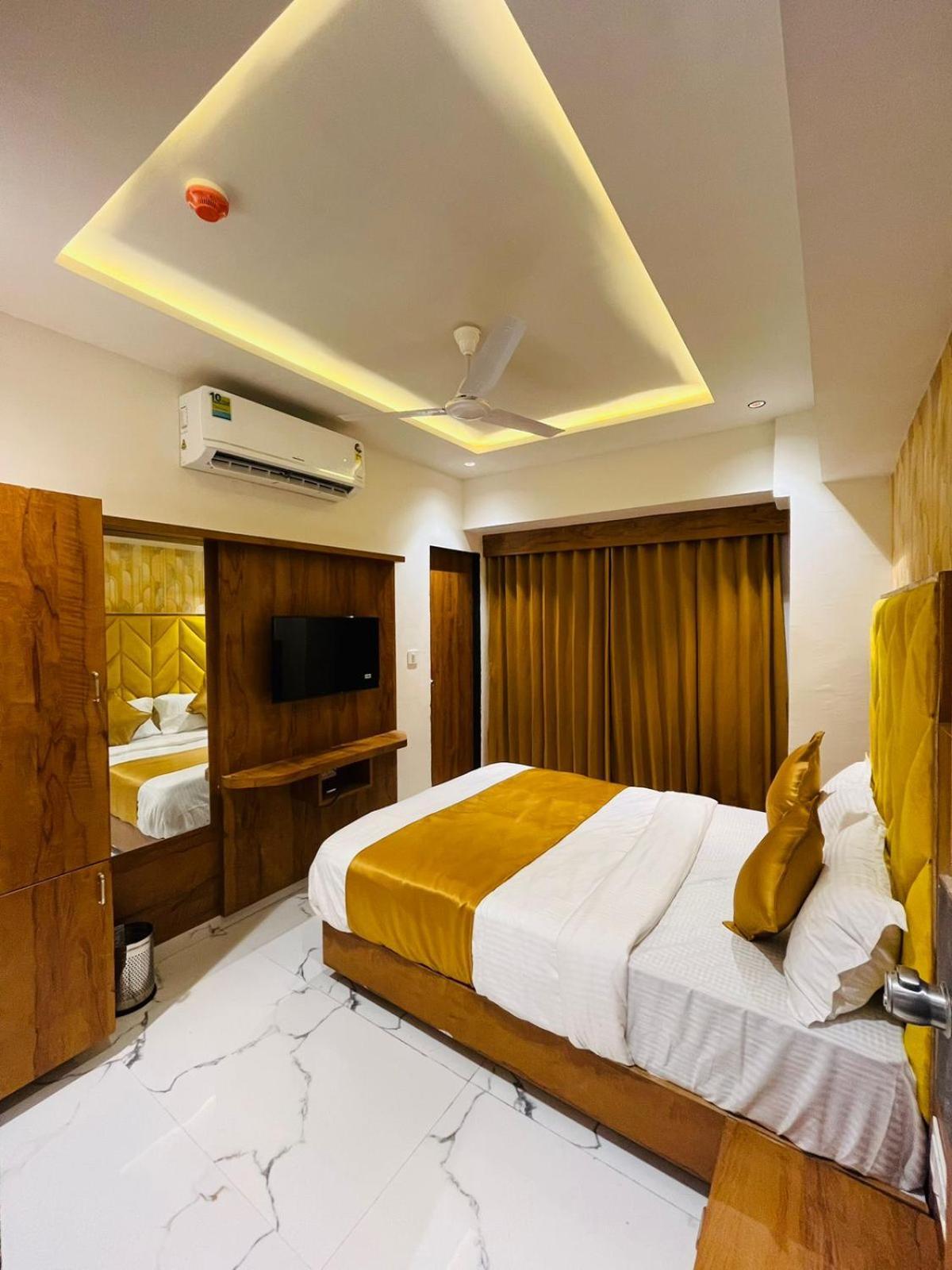 Hotel Paramount Villa Gandhinagar Ngoại thất bức ảnh