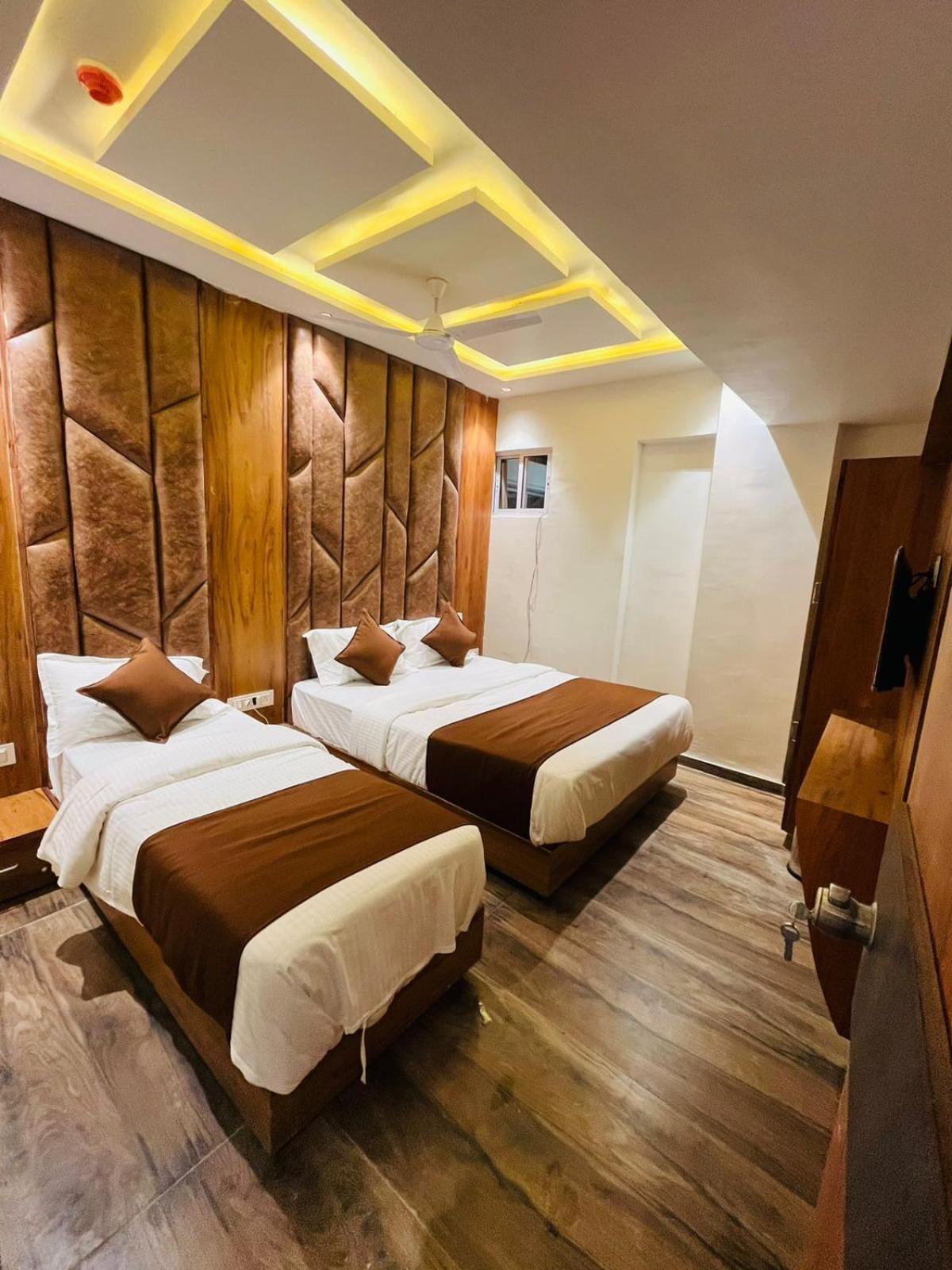 Hotel Paramount Villa Gandhinagar Ngoại thất bức ảnh