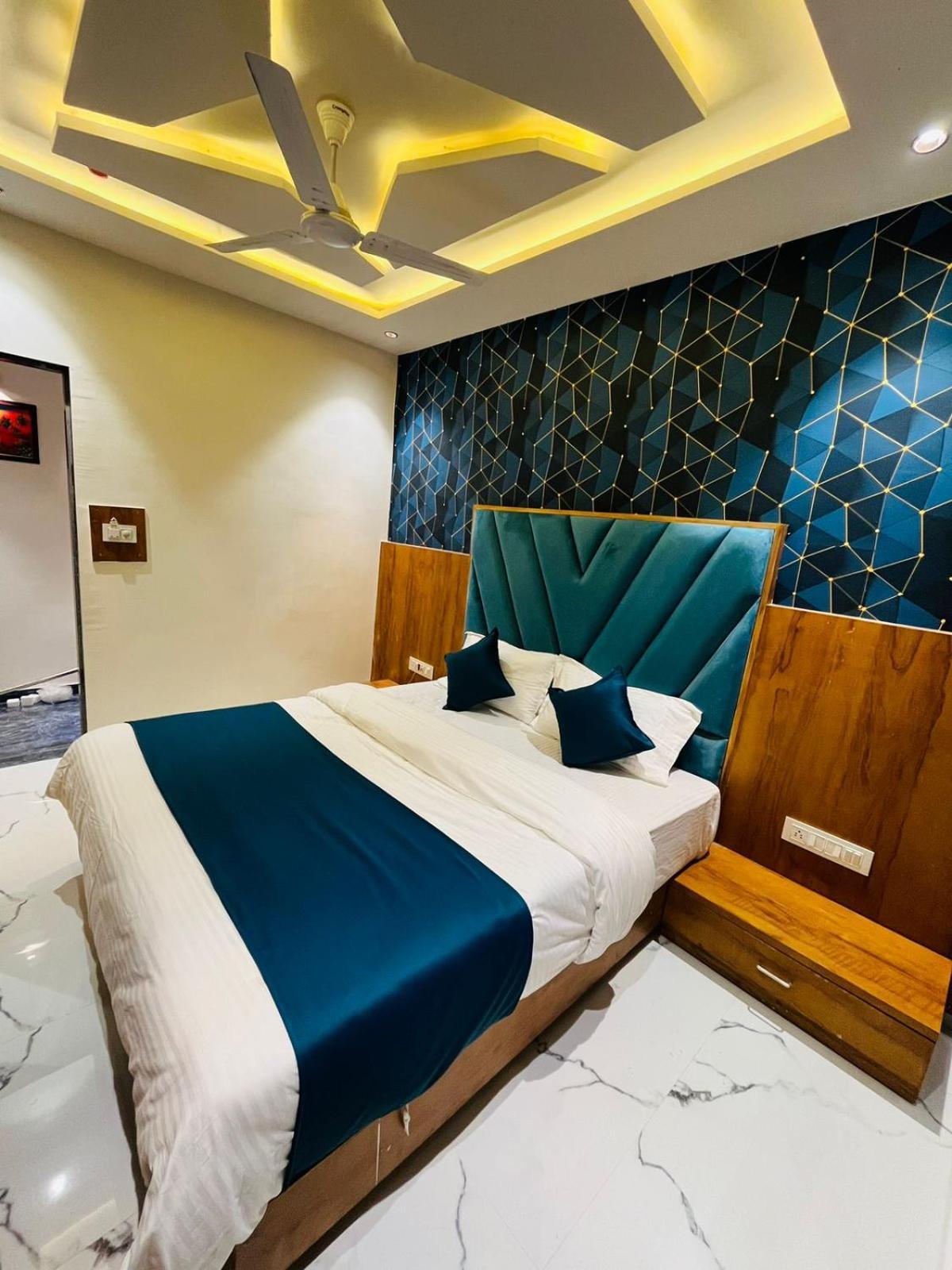 Hotel Paramount Villa Gandhinagar Ngoại thất bức ảnh